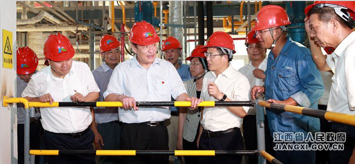 Governor Liu Qi of Jiangxi Province on a field survey  